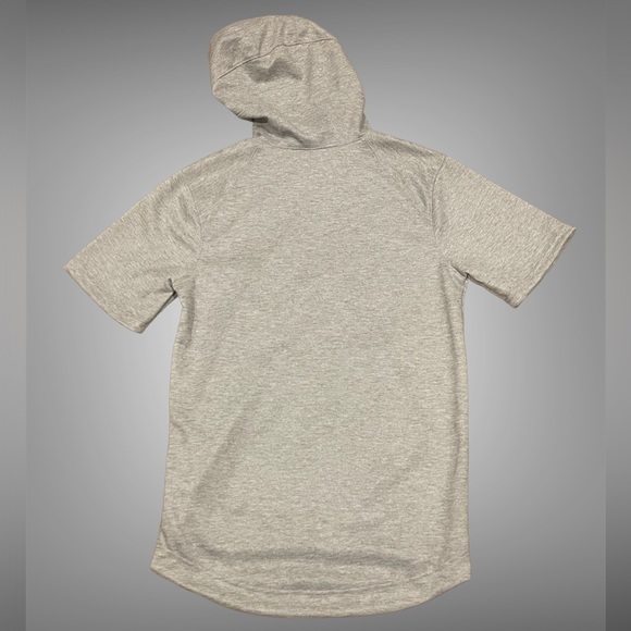 MEN'S NIKE DRI-FIT SPOTLIGHT SS BASKETBALL PULLOVER HOODIE GRAY SZ SMALL NWT* - Picture 2 of 4